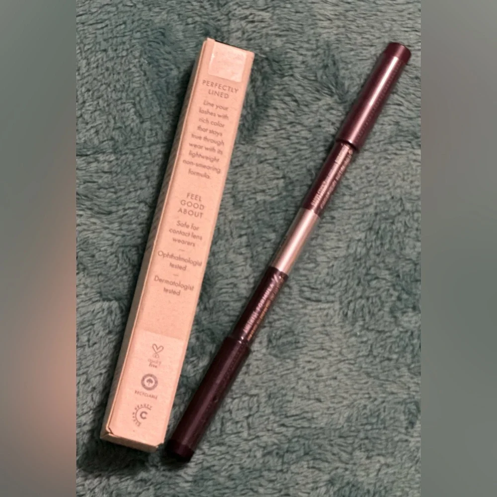 FORMULA Z HAPPY STICK DUAL COLOUR EYELINER & LAUREN CONRAD BLACK LIQUID EYELINER - Picture 15 of 16